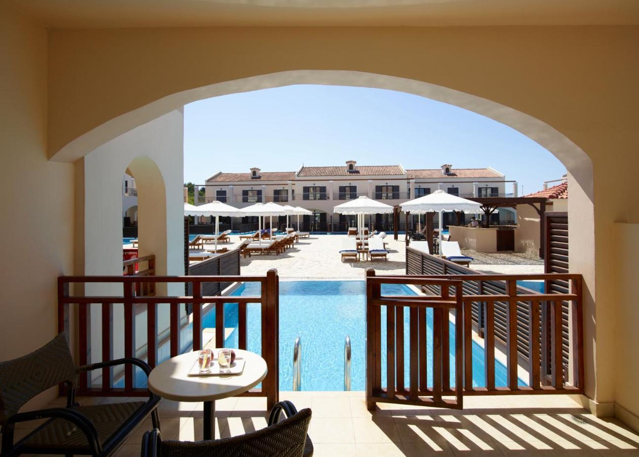 Roda Beach Resort & Spa ภายนอก รูปภาพ