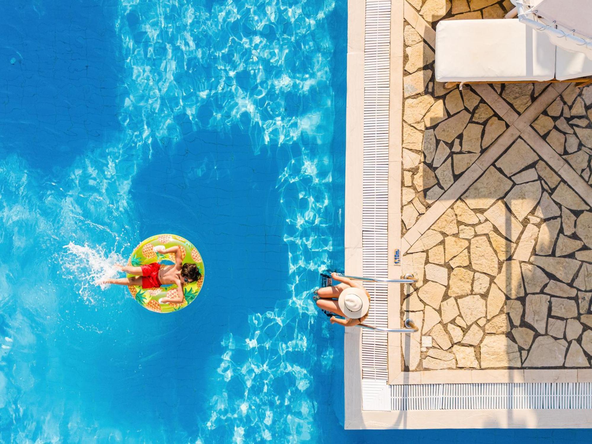 Roda Beach Resort & Spa ภายนอก รูปภาพ