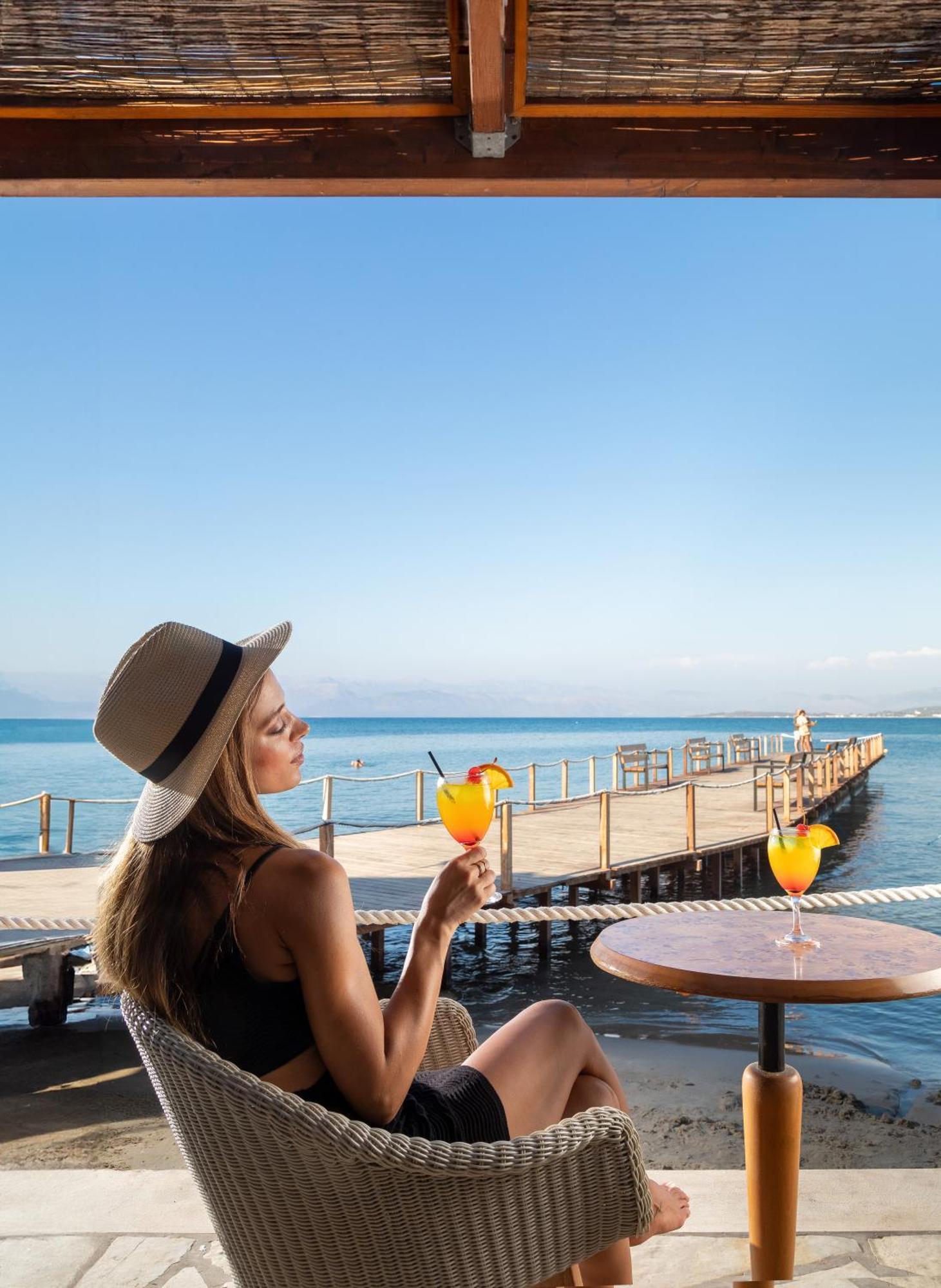 Roda Beach Resort & Spa ภายนอก รูปภาพ