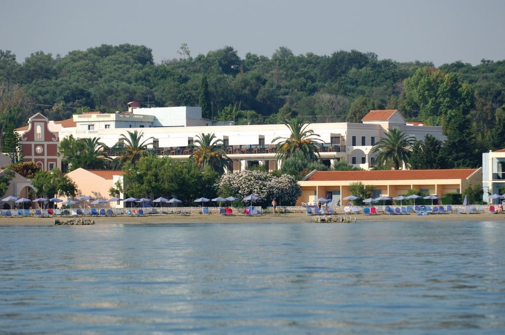Roda Beach Resort & Spa ภายนอก รูปภาพ