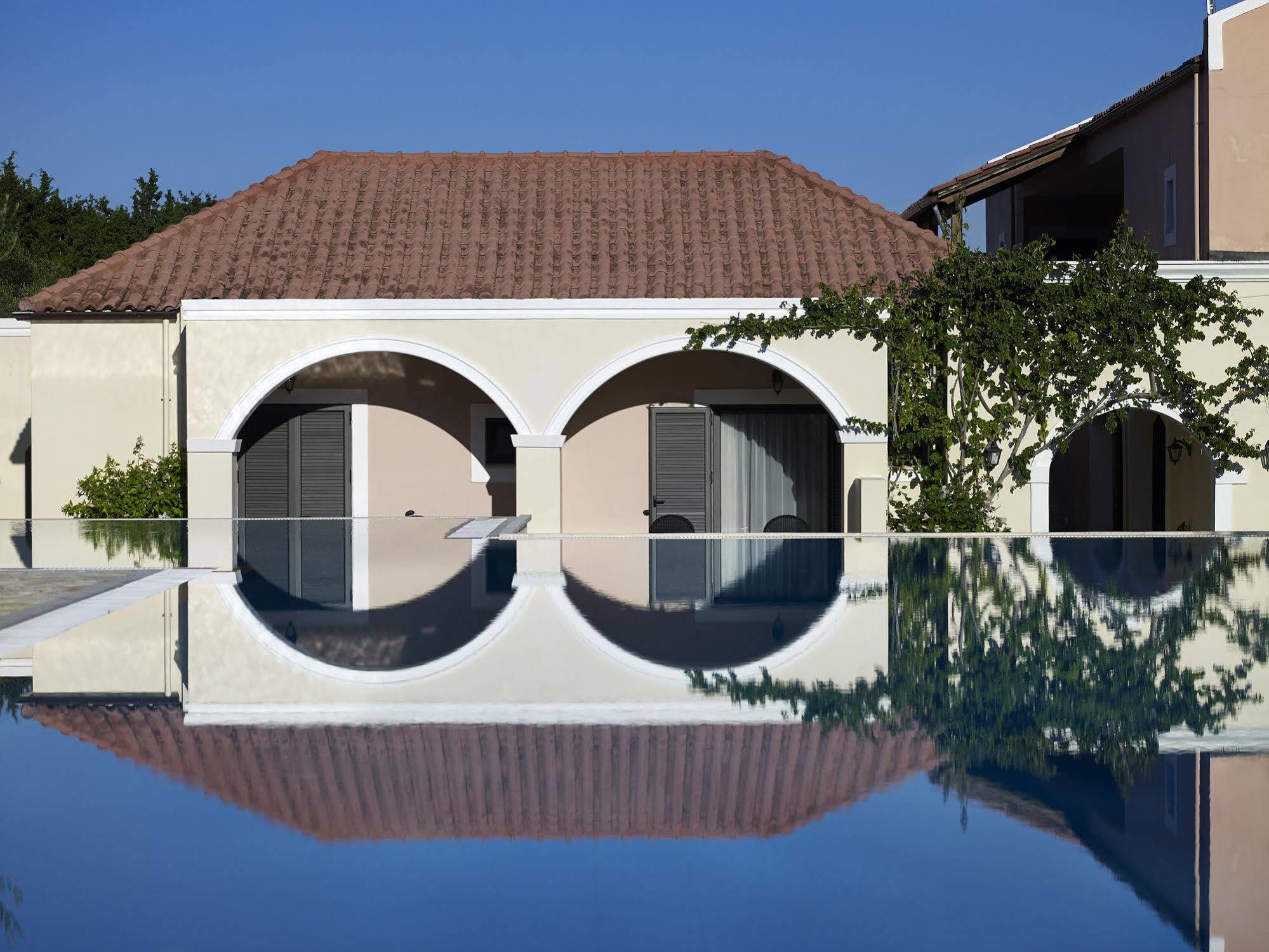 Roda Beach Resort & Spa ภายนอก รูปภาพ