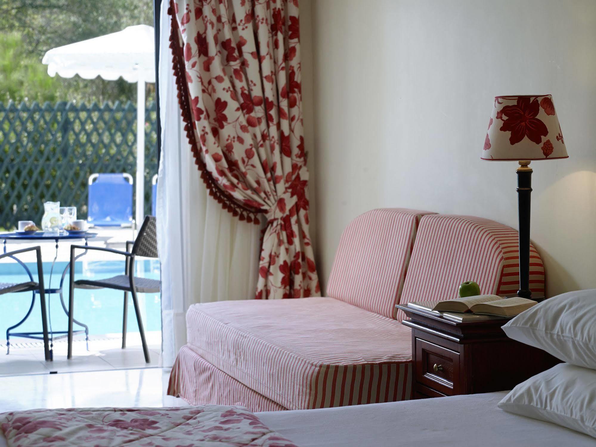 Roda Beach Resort & Spa ภายนอก รูปภาพ